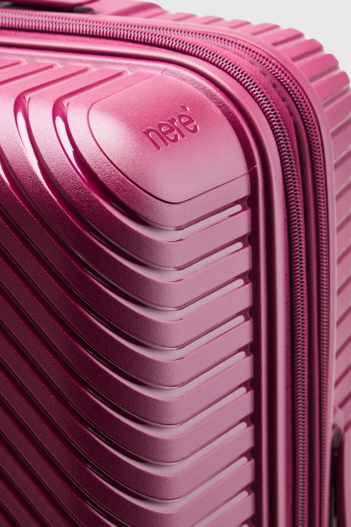 Bondi Carry-On 56cm Suitcase - Image 8