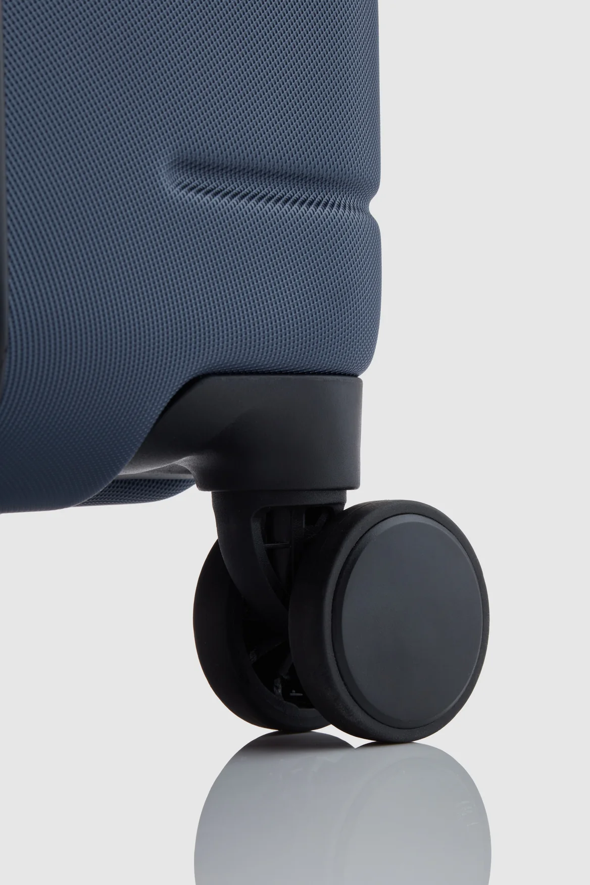 Stori Carry-On 55cm Suitcase - Image 6