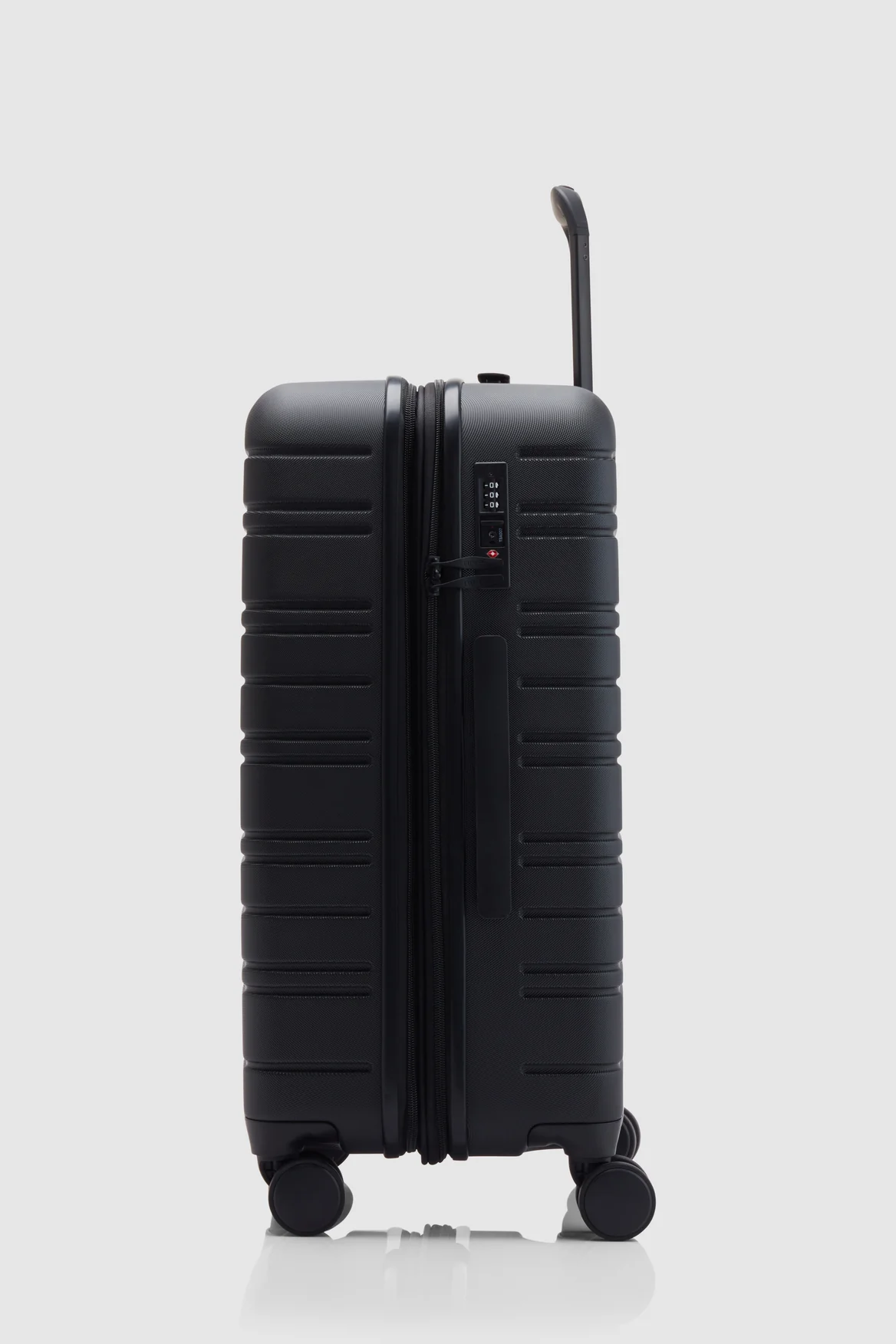Stori Check-In 65cm Suitcase - Image 2